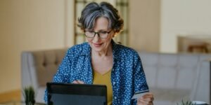 Understanding the Differences Between Traditional Banks and Neobanks