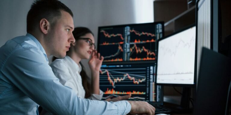 Gauging Market Flow How the Relative Strength Index Helps Understand Market Cycles