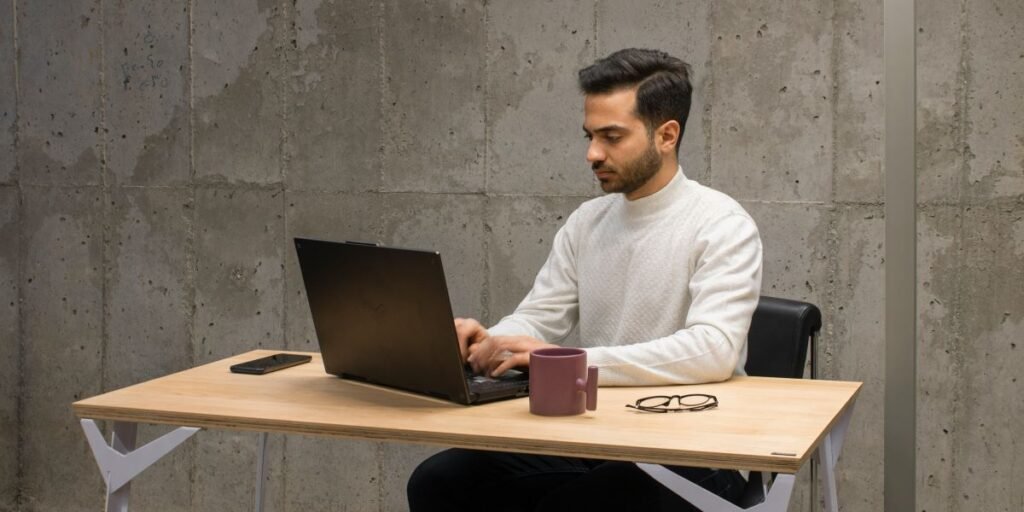 Practical Ways to Stay Active in a Desk-Based Work Routine