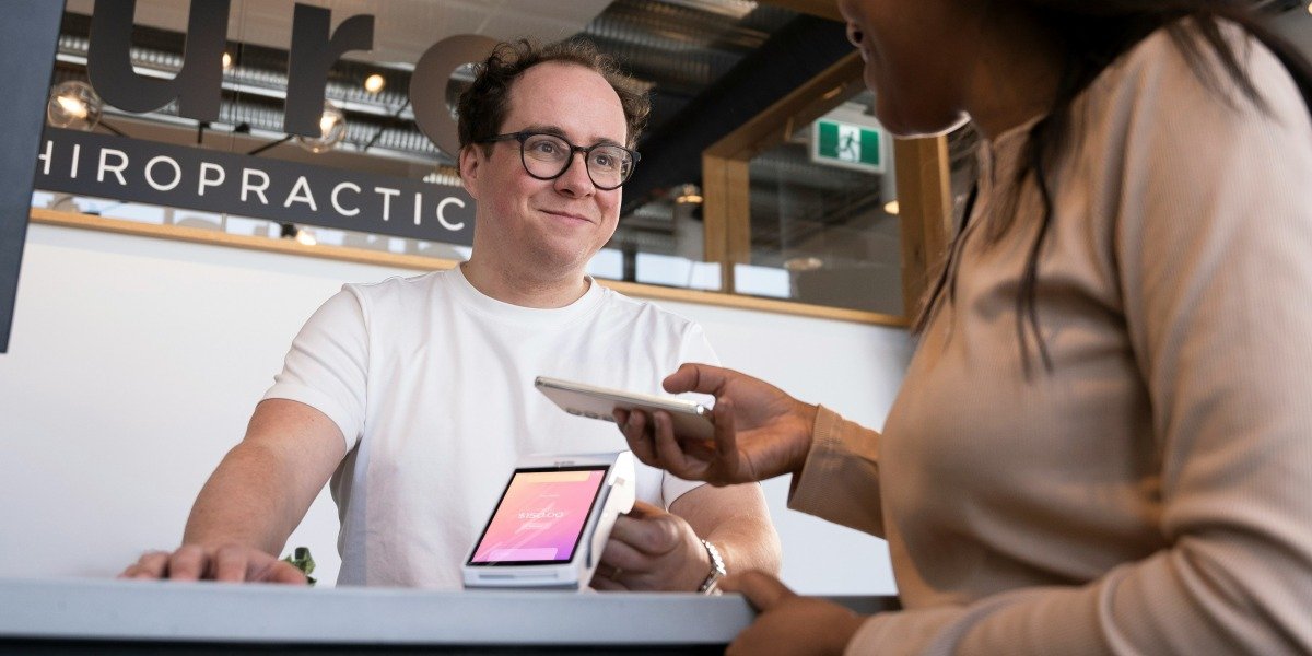Understanding Public vs. Private Customer Feedback