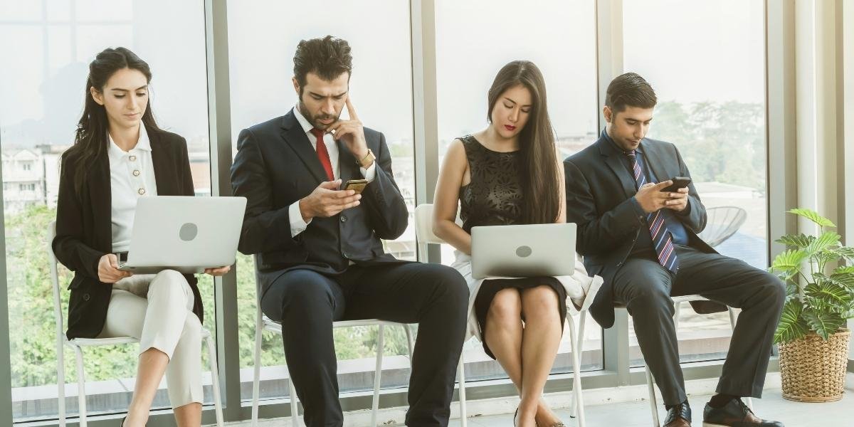 U.S. Jobless Claims Hover Around 230K as Labor Market Adjusts