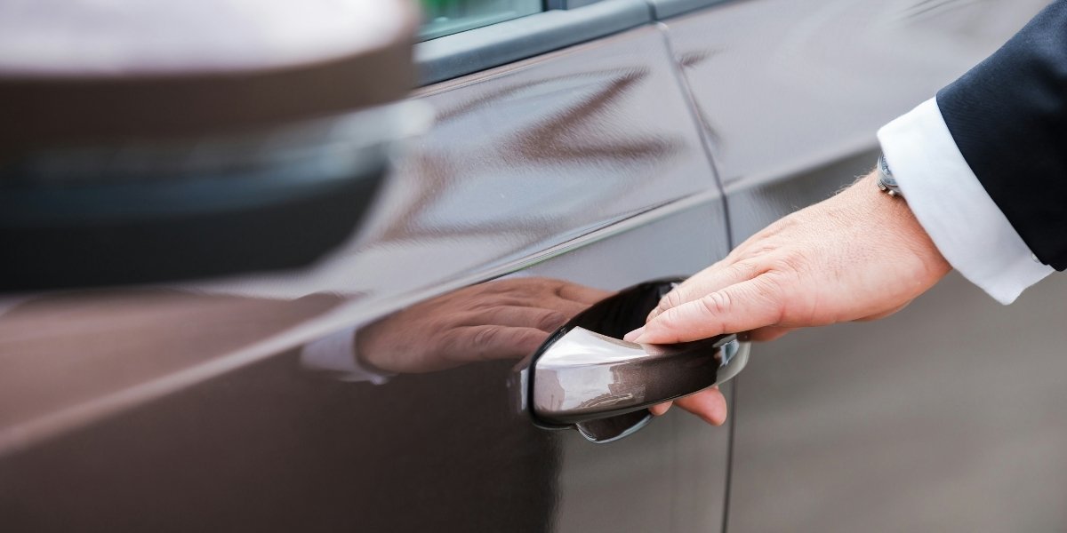 China Bans Hidden Car Door Handles Over Safety Concerns in 2027