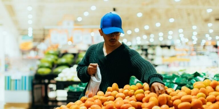 UK Retail Security Impact of Rising Organized Theft on Grocery Margins