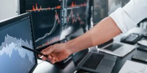 Wells Fargo Lifts S&P 500 Year-End Forecast for 2026