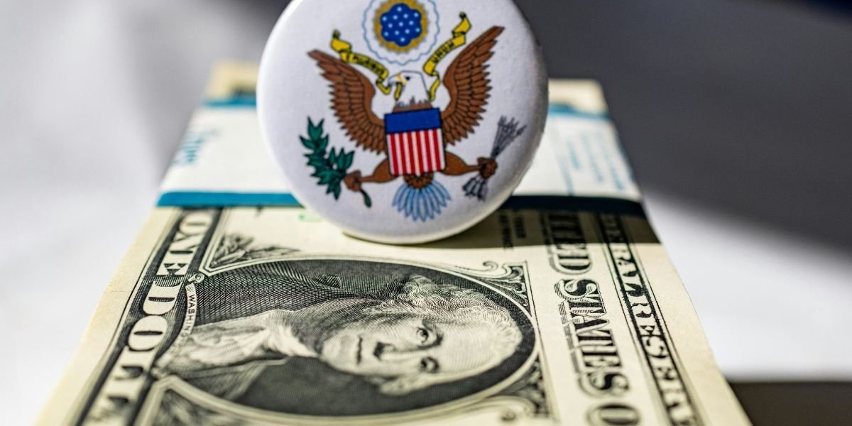 Economists See Higher Odds of Fed Rate Hike in 2026