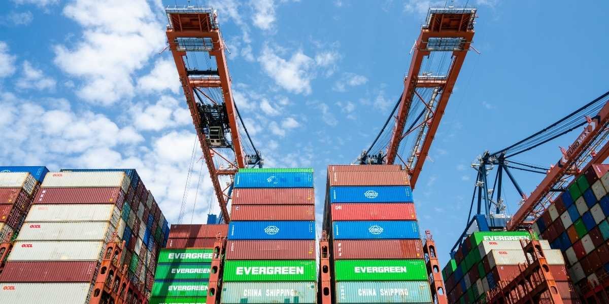 China Export Surge Tests U.S. Factories as Order Growth Slows