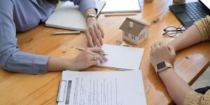 U.S. Job and Housing Markets Face Persistent Economic Pressure