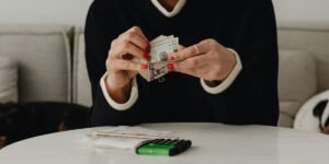 U.S. Real Earnings Fall 0.7% as Inflation Outpaces Wage Growth