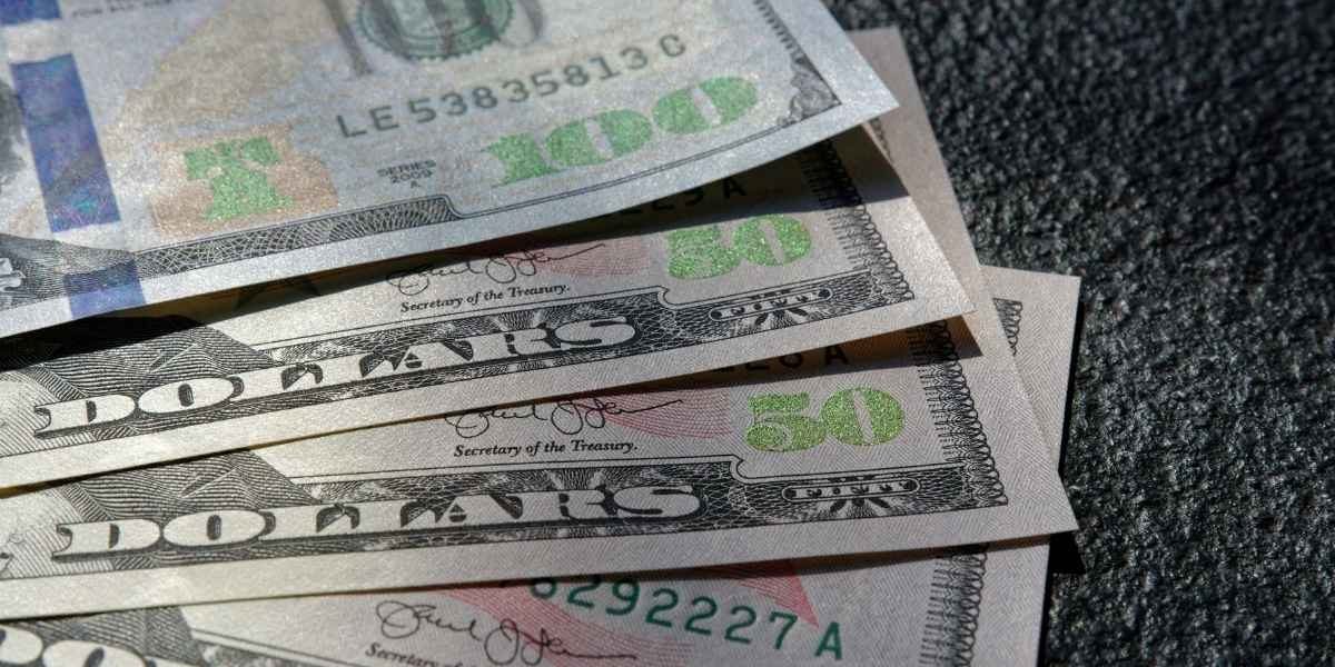 Dollar Falls as June Producer Prices Drop 0.3%