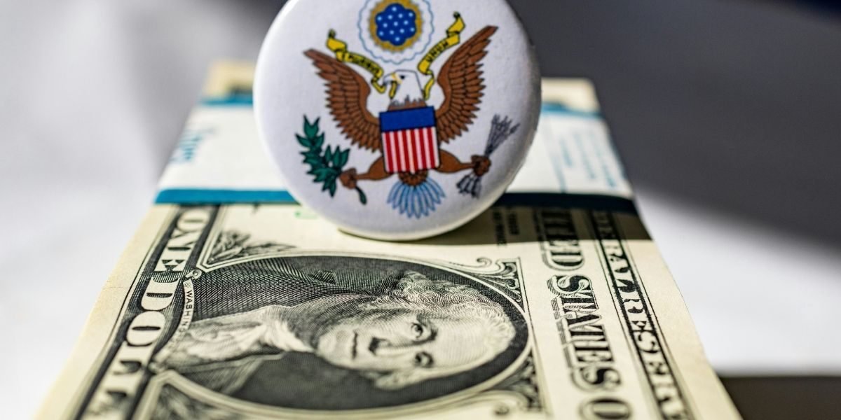 Economists See Higher Odds of Fed Rate Hike in 2026