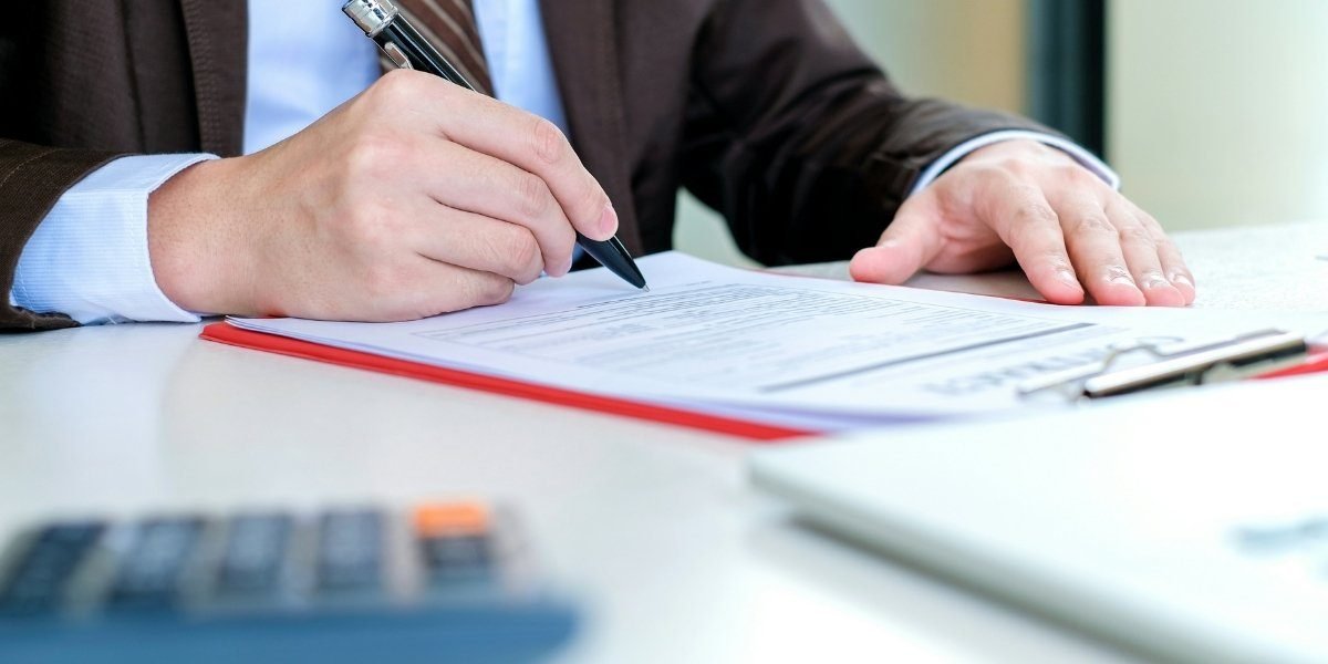 Private Credit Faces Pressure as Bank Standards Stay Tight